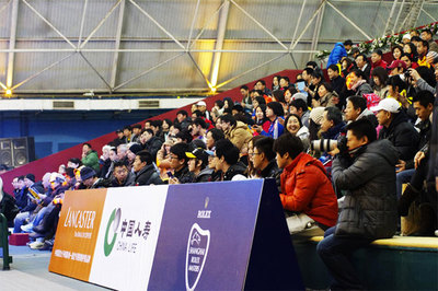 跨界交融，点燃网球激情——记中国业余网球大师杯赛中的外籍乐队表演与赛事策划新思路